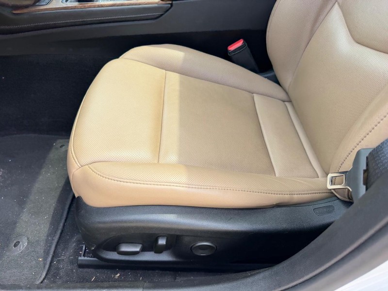 Cadillac CT5 Vehicle Full-screen Gallery Image 19