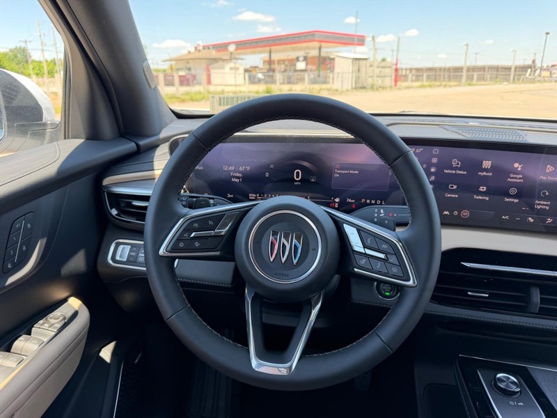 Buick Enclave Vehicle Full-screen Gallery Image 12