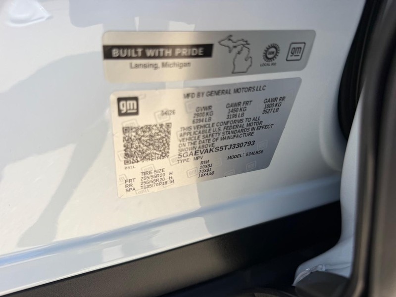Buick Enclave Vehicle Full-screen Gallery Image 24