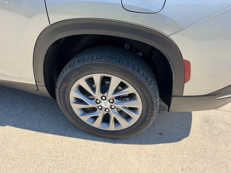 Buick Enclave Vehicle Full-screen Gallery Image 7