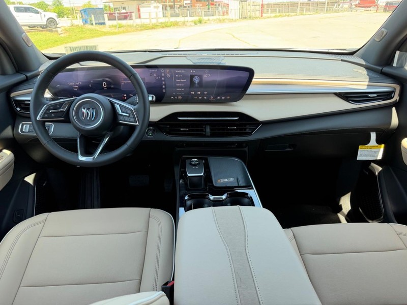 Buick Enclave Vehicle Full-screen Gallery Image 11
