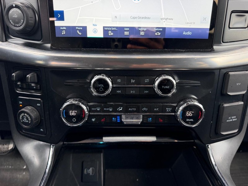 Ford F-150 Vehicle Full-screen Gallery Image 13