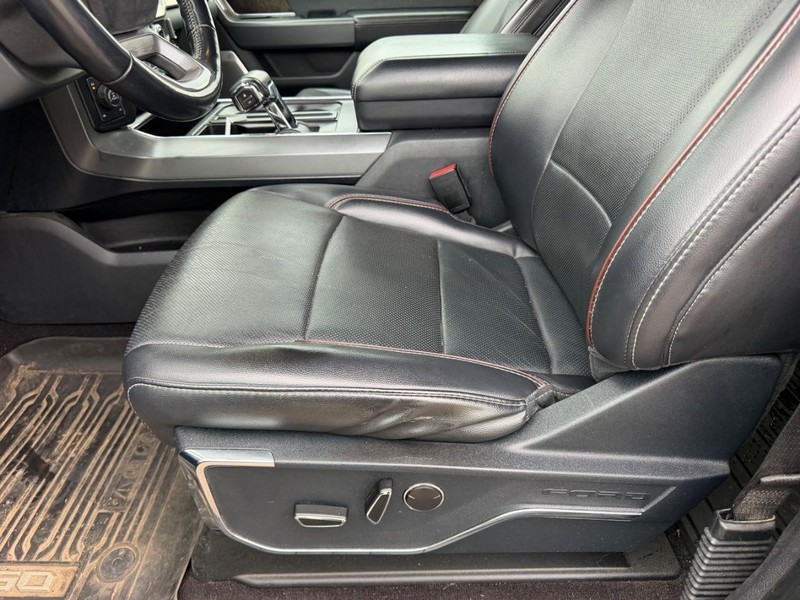 Ford F-150 Vehicle Full-screen Gallery Image 18