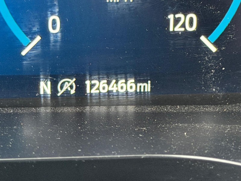 Ford F-150 Vehicle Full-screen Gallery Image 19