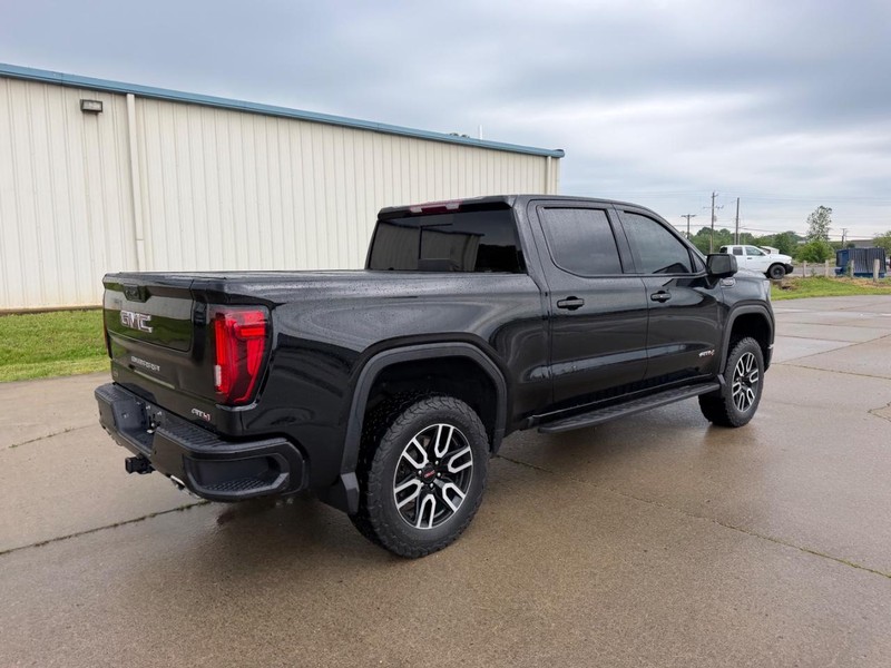 GMC Sierra 1500 Vehicle Full-screen Gallery Image 3