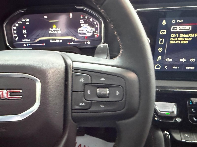 GMC Sierra 1500 Vehicle Full-screen Gallery Image 12