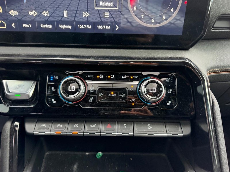 GMC Sierra 1500 Vehicle Full-screen Gallery Image 14