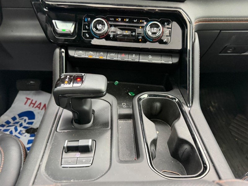 GMC Sierra 1500 Vehicle Full-screen Gallery Image 15