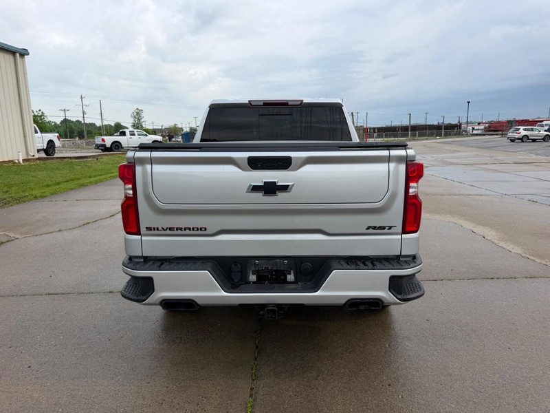 Chevrolet Silverado 1500 Vehicle Full-screen Gallery Image 4