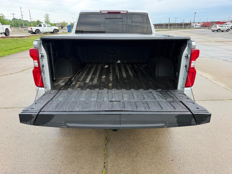 Chevrolet Silverado 1500 Vehicle Full-screen Gallery Image 5