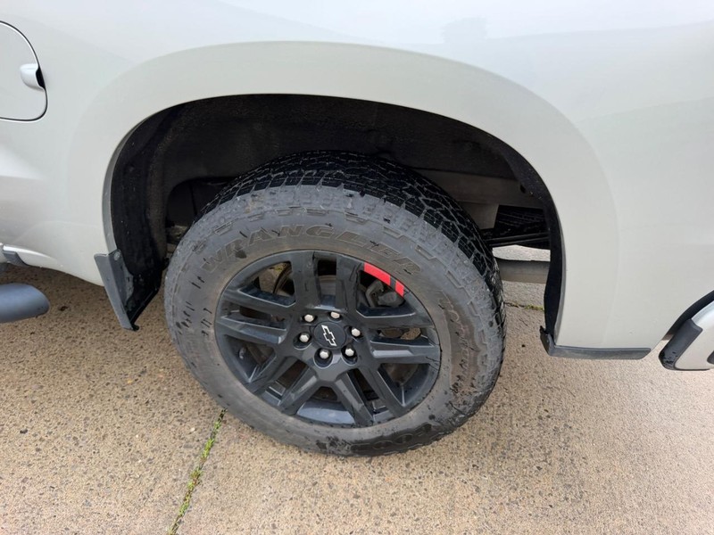 Chevrolet Silverado 1500 Vehicle Full-screen Gallery Image 6