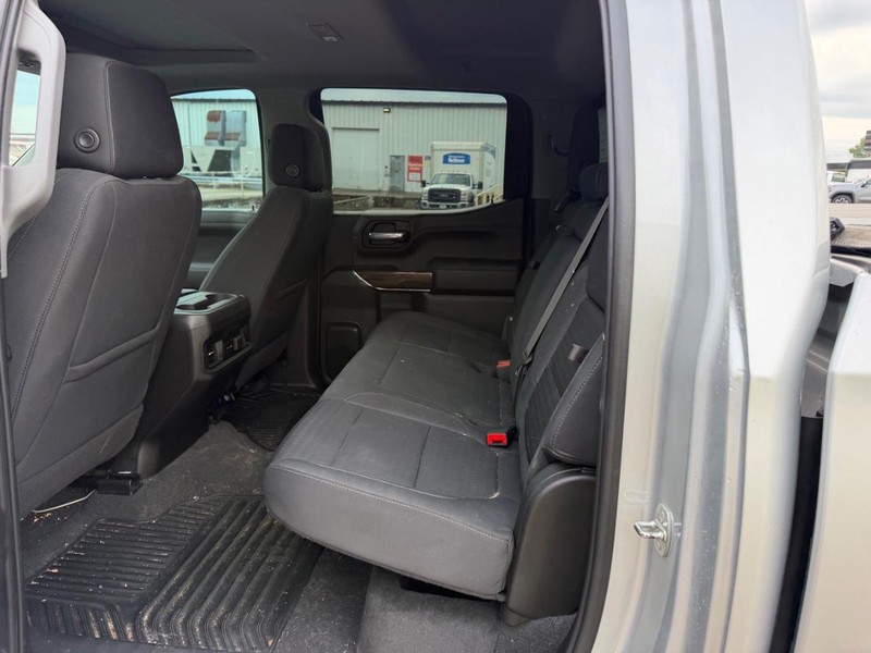 Chevrolet Silverado 1500 Vehicle Full-screen Gallery Image 7