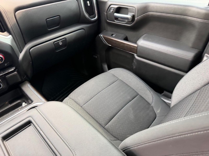 Chevrolet Silverado 1500 Vehicle Full-screen Gallery Image 14