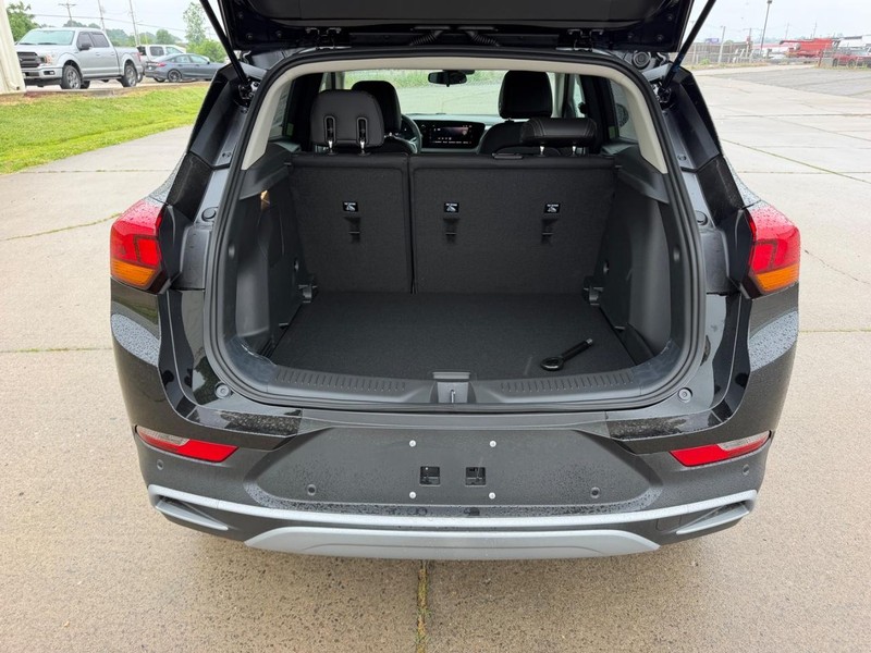 Buick Encore GX Vehicle Full-screen Gallery Image 5