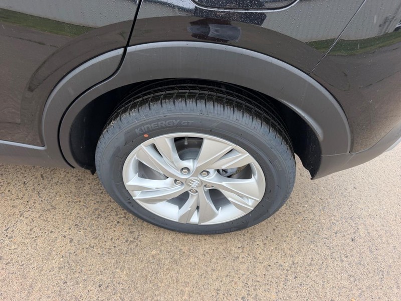 Buick Encore GX Vehicle Full-screen Gallery Image 6