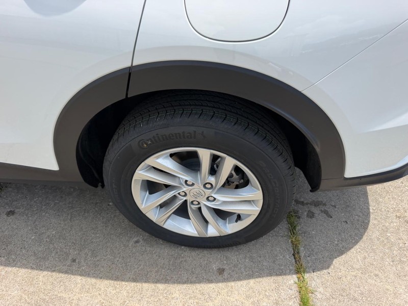 Buick Envista Vehicle Full-screen Gallery Image 6