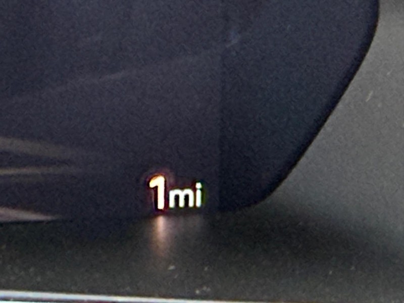 GMC Canyon Vehicle Full-screen Gallery Image 18