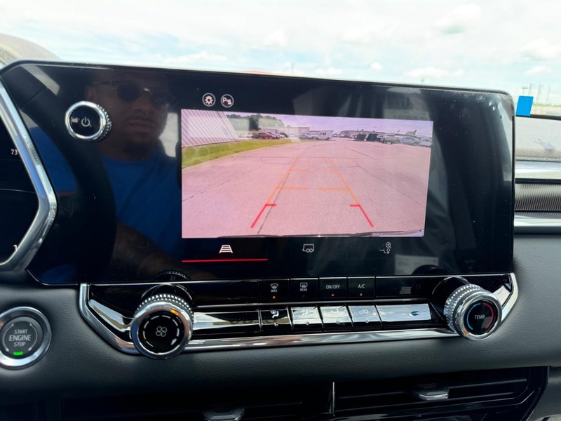 GMC Canyon Vehicle Full-screen Gallery Image 19