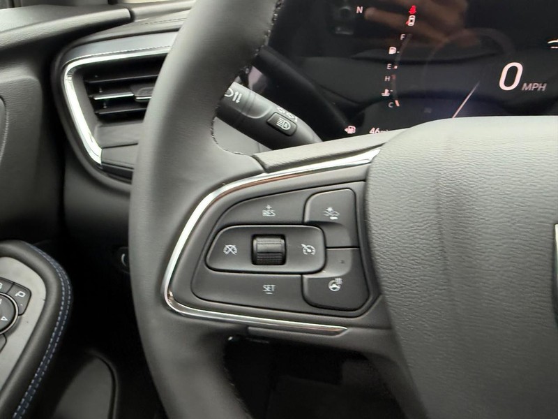 Buick Encore GX Vehicle Full-screen Gallery Image 10