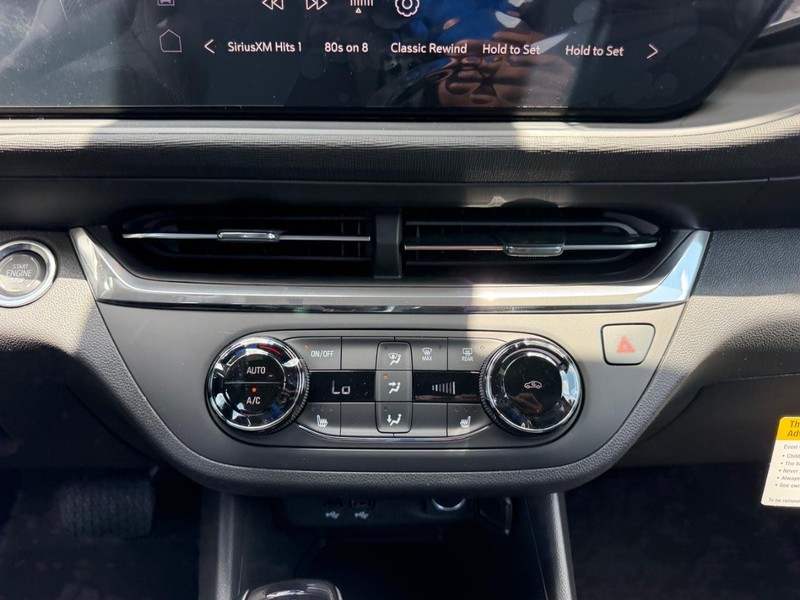 Buick Envista Vehicle Full-screen Gallery Image 13
