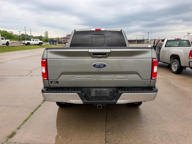 Ford F-150 Vehicle Full-screen Gallery Image 4