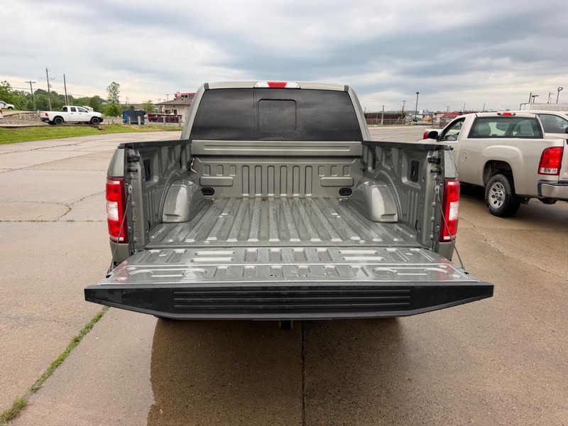 Ford F-150 Vehicle Full-screen Gallery Image 5