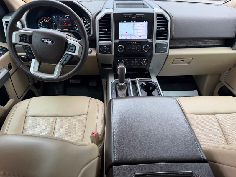 Ford F-150 Vehicle Full-screen Gallery Image 8