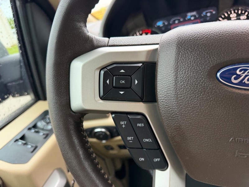 Ford F-150 Vehicle Full-screen Gallery Image 10