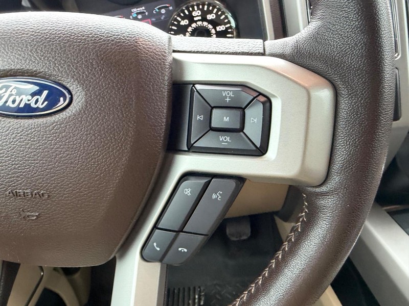 Ford F-150 Vehicle Full-screen Gallery Image 11