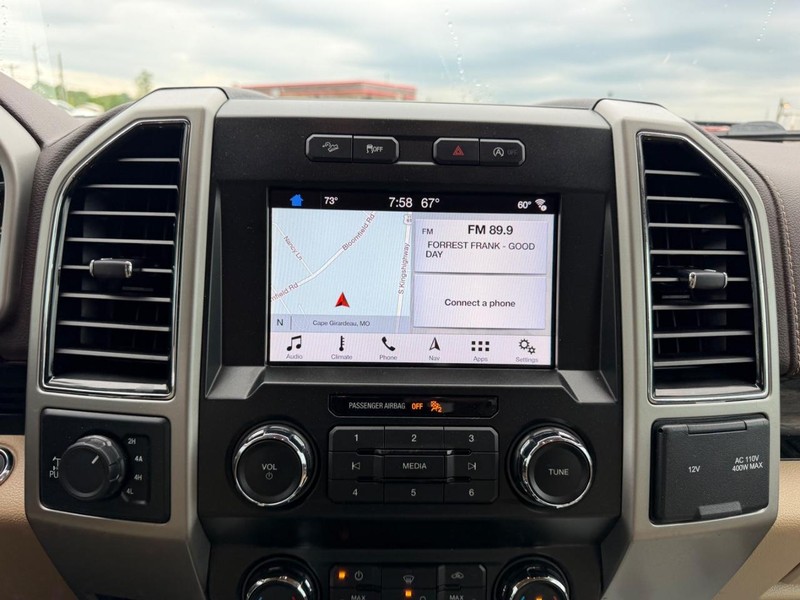 Ford F-150 Vehicle Full-screen Gallery Image 12