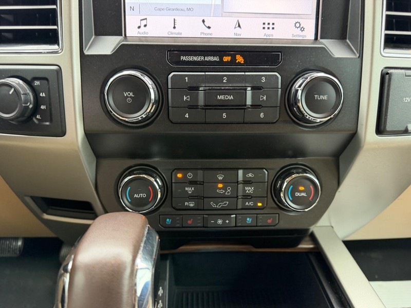 Ford F-150 Vehicle Full-screen Gallery Image 13