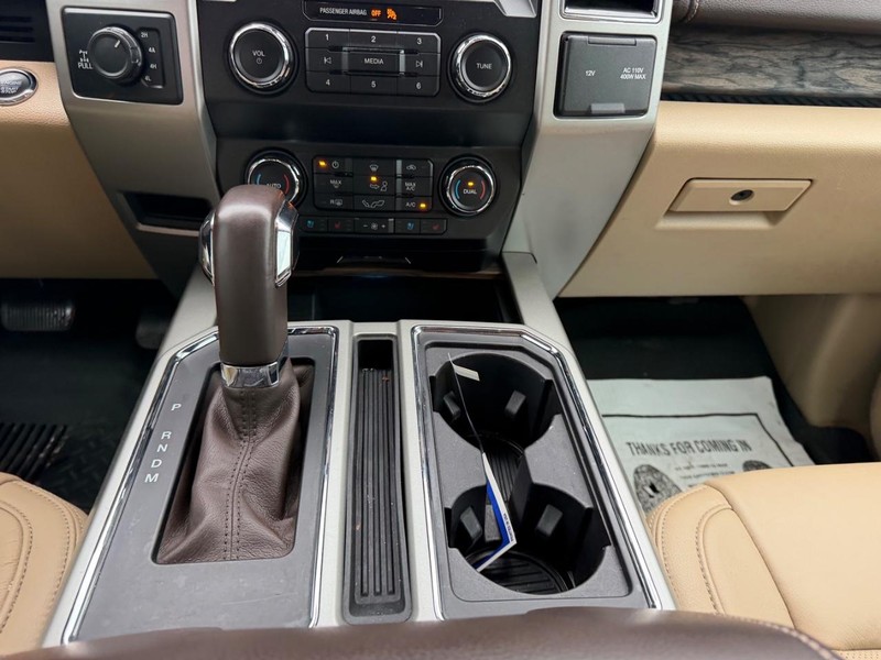 Ford F-150 Vehicle Full-screen Gallery Image 14