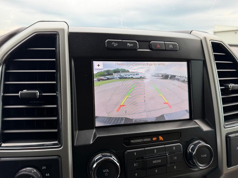 Ford F-150 Vehicle Full-screen Gallery Image 20