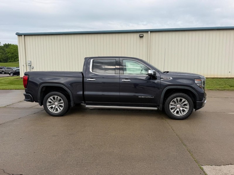 GMC Sierra 1500 Vehicle Full-screen Gallery Image 2