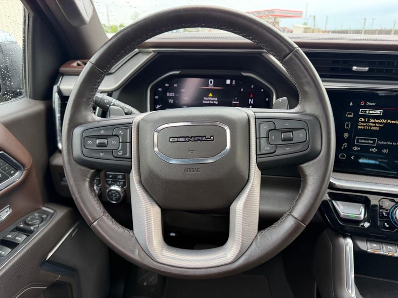 GMC Sierra 1500 Vehicle Full-screen Gallery Image 10