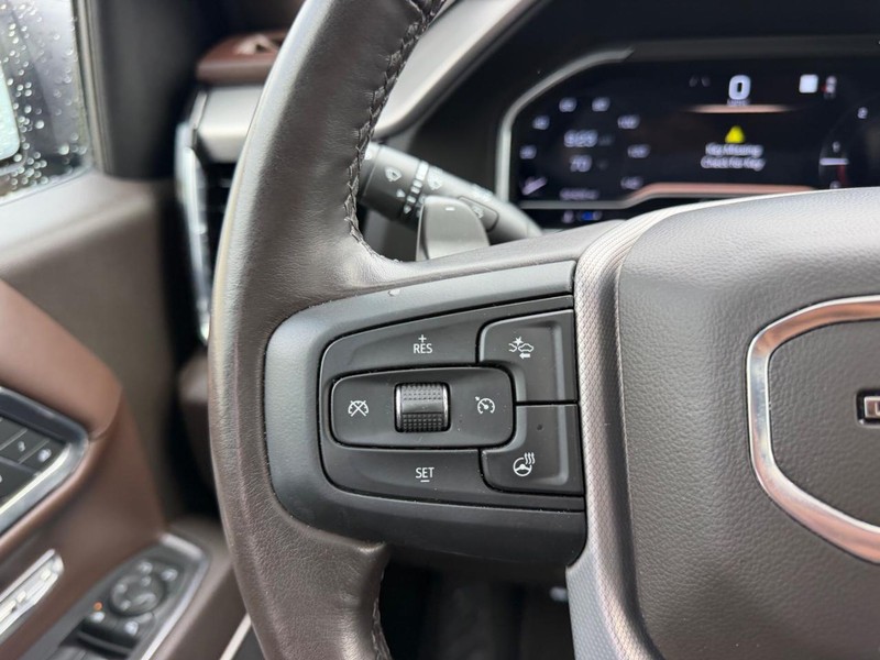 GMC Sierra 1500 Vehicle Full-screen Gallery Image 11