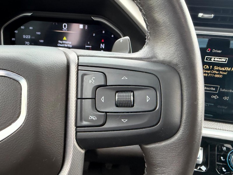 GMC Sierra 1500 Vehicle Full-screen Gallery Image 12