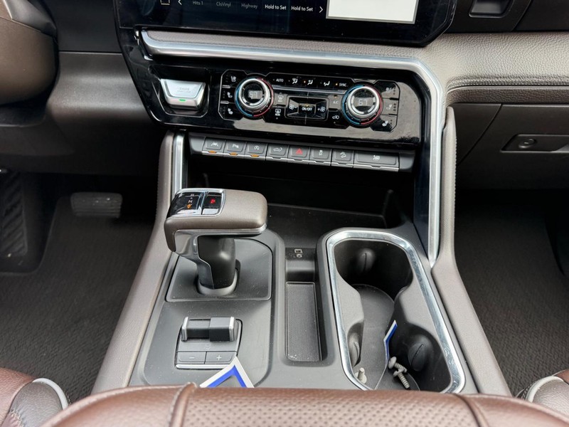 GMC Sierra 1500 Vehicle Full-screen Gallery Image 15