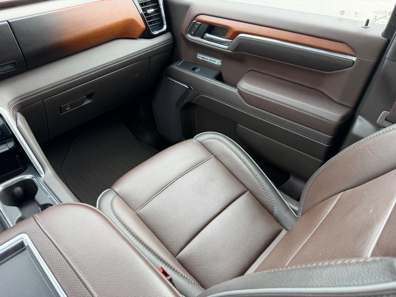 GMC Sierra 1500 Vehicle Full-screen Gallery Image 16