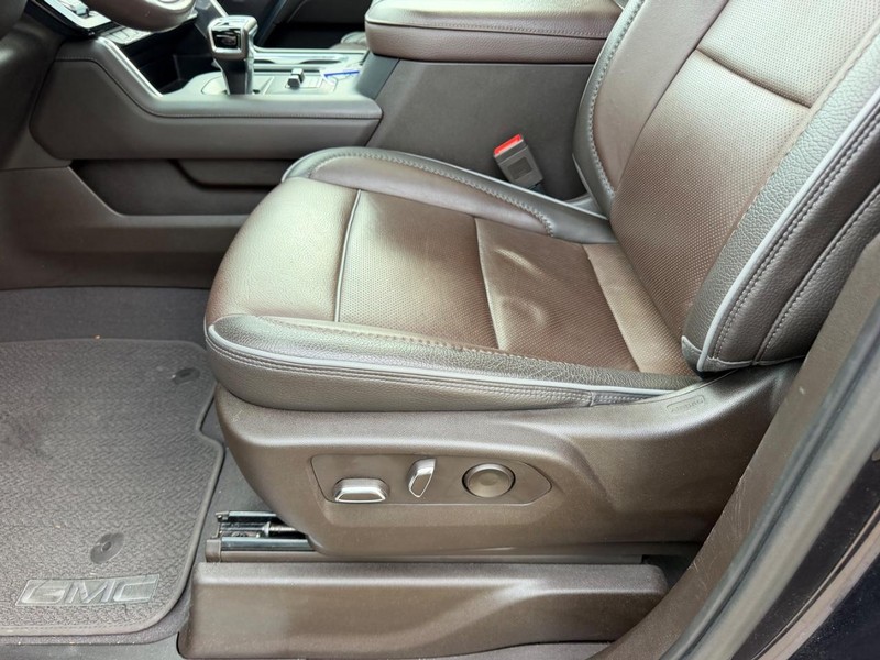 GMC Sierra 1500 Vehicle Full-screen Gallery Image 19