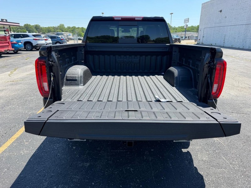 GMC Sierra 1500 Vehicle Full-screen Gallery Image 5