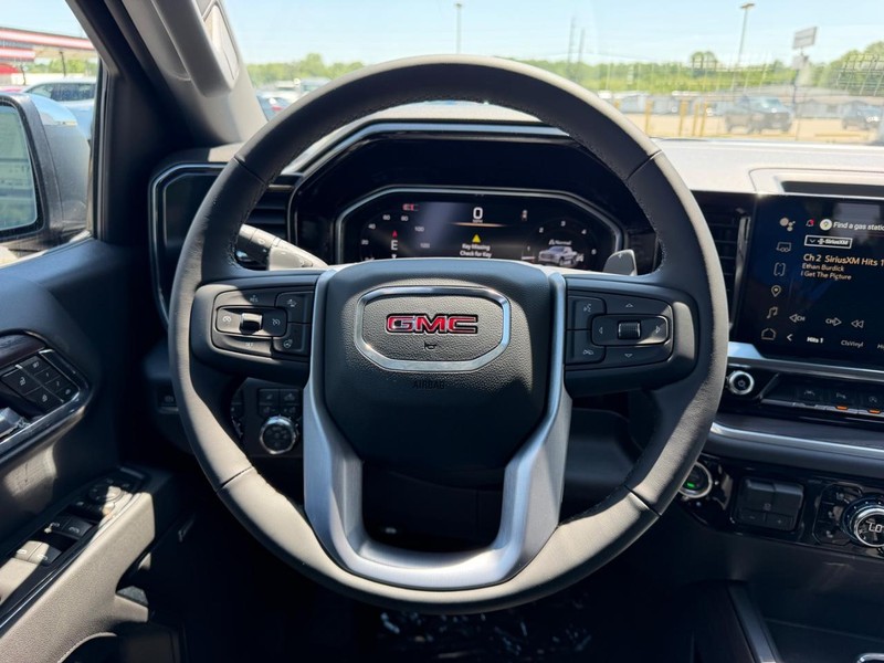 GMC Sierra 1500 Vehicle Full-screen Gallery Image 9