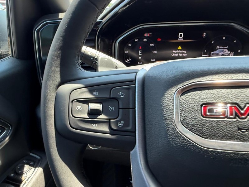 GMC Sierra 1500 Vehicle Full-screen Gallery Image 10