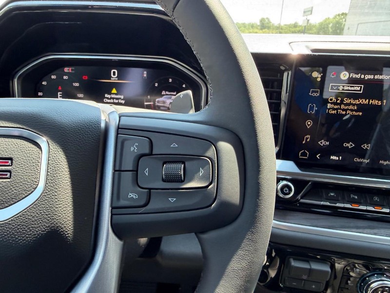 GMC Sierra 1500 Vehicle Full-screen Gallery Image 11