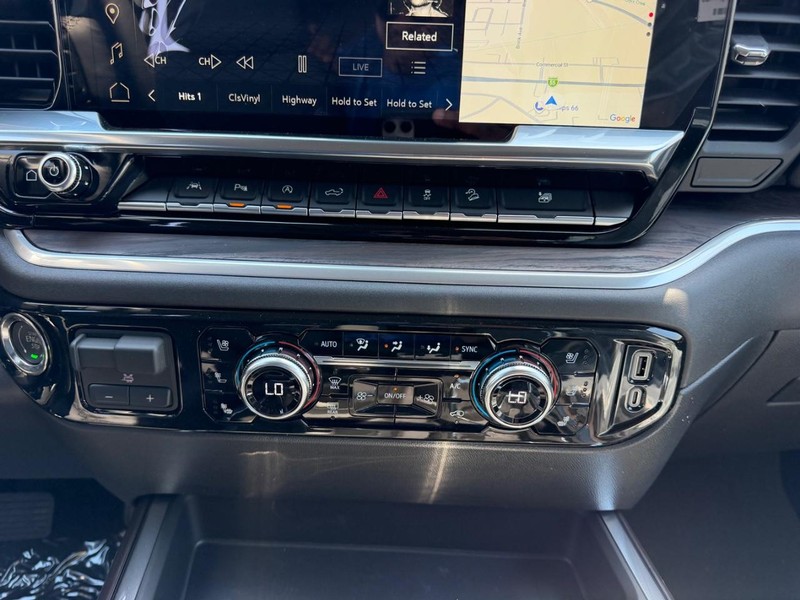 GMC Sierra 1500 Vehicle Full-screen Gallery Image 13