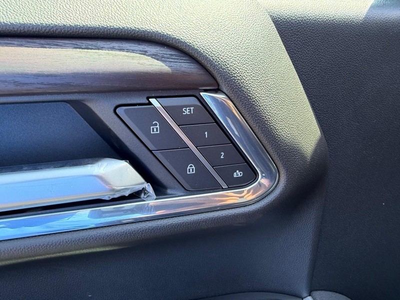 GMC Sierra 1500 Vehicle Full-screen Gallery Image 17