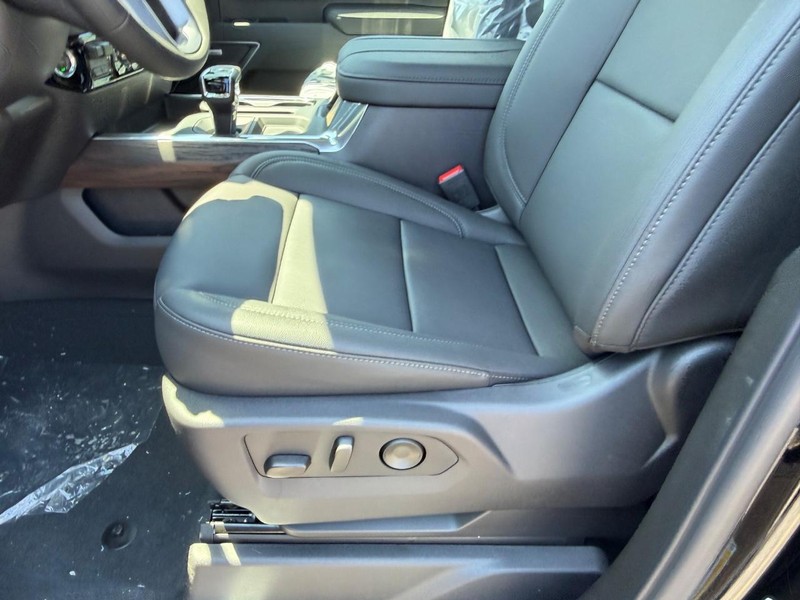 GMC Sierra 1500 Vehicle Full-screen Gallery Image 18