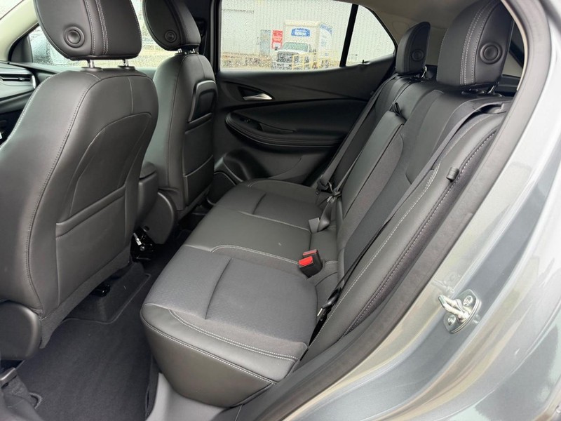 Buick Encore GX Vehicle Full-screen Gallery Image 7