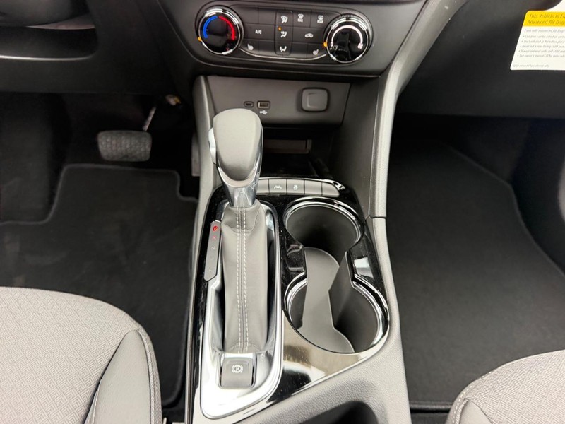 Buick Encore GX Vehicle Full-screen Gallery Image 14