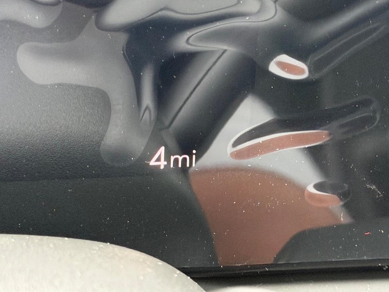 Buick Encore GX Vehicle Full-screen Gallery Image 18